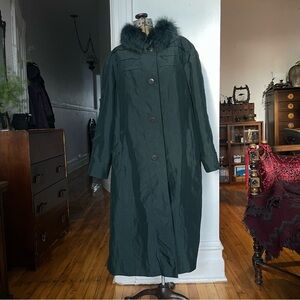 Elegant Dark Green Women's Coat with Fur Collar